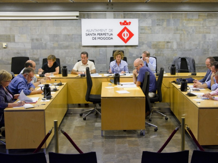Comitè Executiu de l'Associació Eix Riera de Caldes. Reunió celebrada a l'Ajuntament de Santa Perpètua de Mogoda.