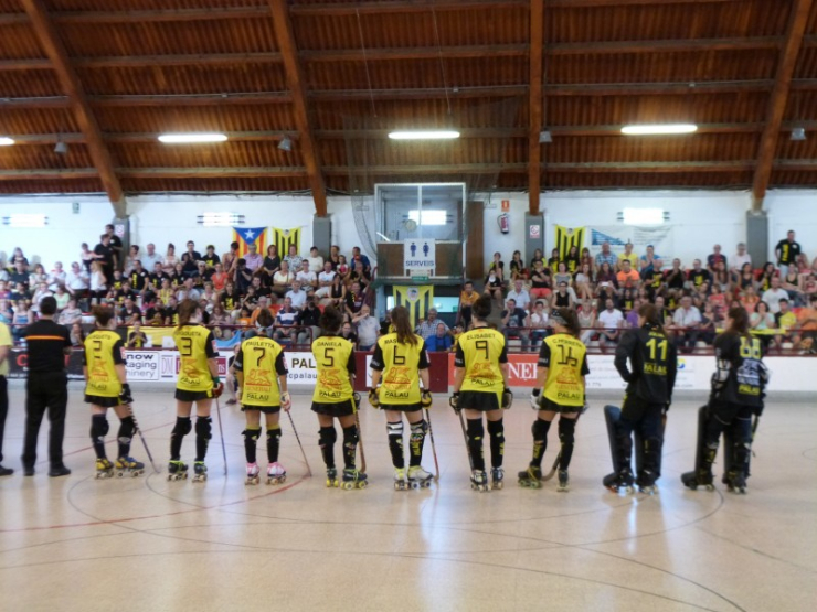 El Generali HC Palau de Plegamans, instants abans de començar el darrer partit de l'OK Lliga 2014-2015.