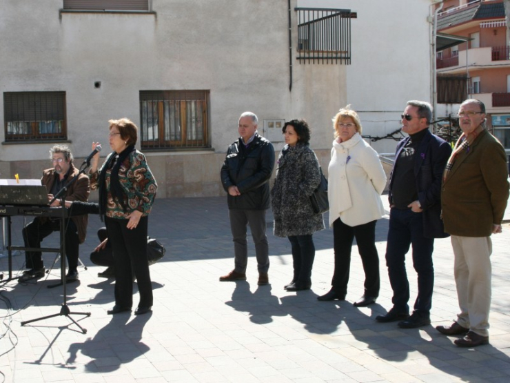 Dia Internacional de les Dones. Actuació musical de Montserrat Costa i Xavier Dolç.