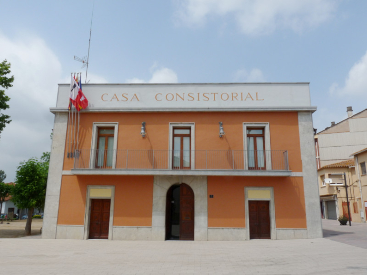 Façana de la Casa Consistorial, Ajuntament de Palau-solità i Plegamans.