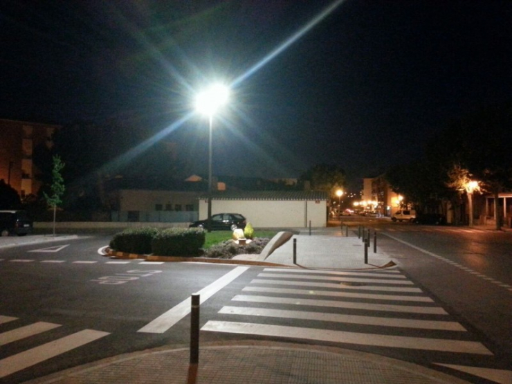 Fanal LED a la plaça Lluís Companys.