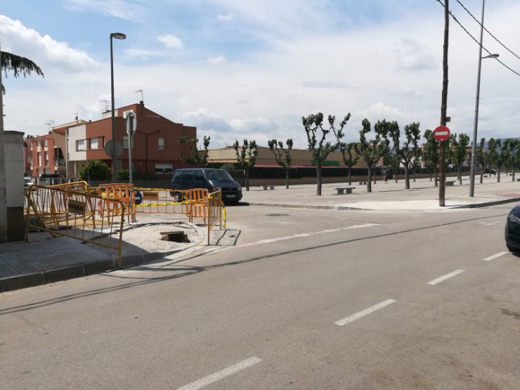 Pas de vianants accessible a la cruïlla del carrer Josep Tarradellas amb el carrer del Molí