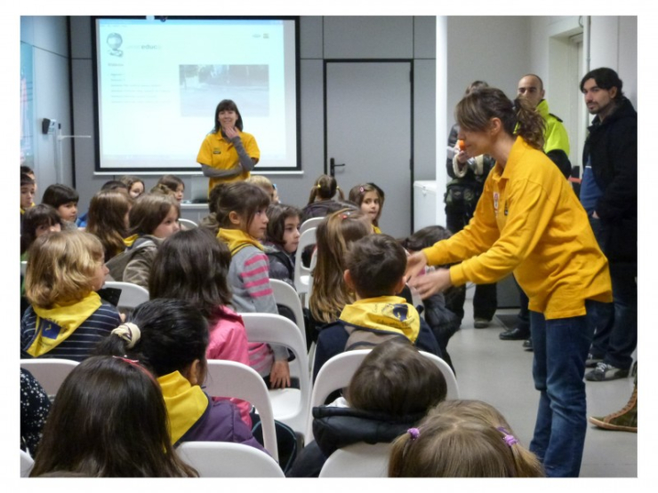 El regidor d'Educació, Joan Carles Tinoco, ha acompanyat als infants en l'activitat