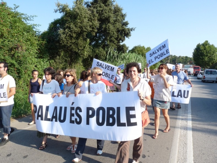 Manifestació de Salvem el Poble