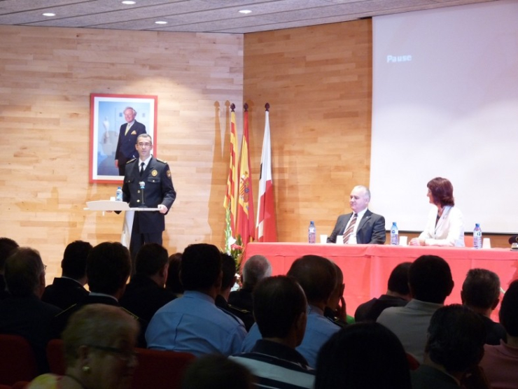 L'Inspector Xavier Virgili es dirigeix al públic de l'Auditori Würth