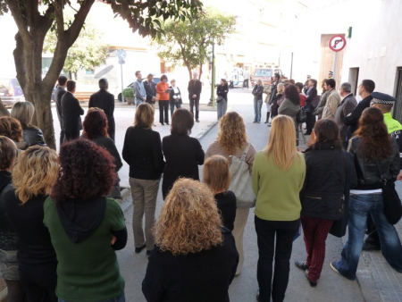 Concentració ciutadana davant de l'Ajuntament