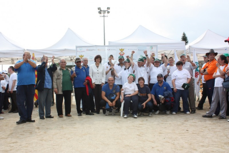 Membres d'Adispap i del Club Petanca Palau de Plegamans
