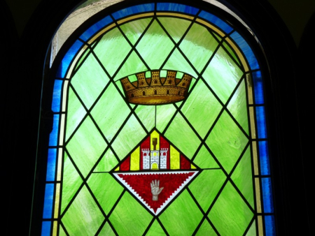 Escut municipal a la Sala de Plens