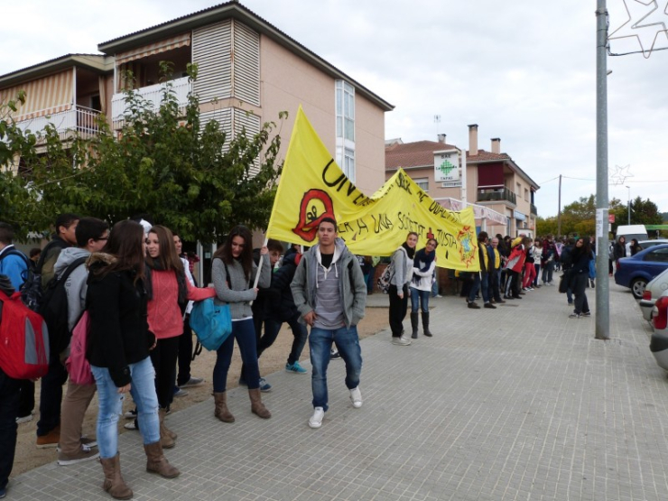 111213 cadenahumana pancarta2