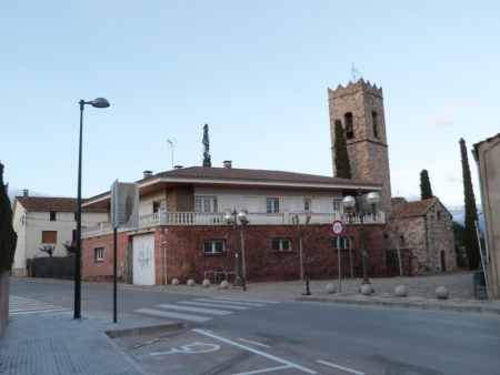 Al costat esquerre es pot veure una de les vorers ampliades i un dels nous fanals