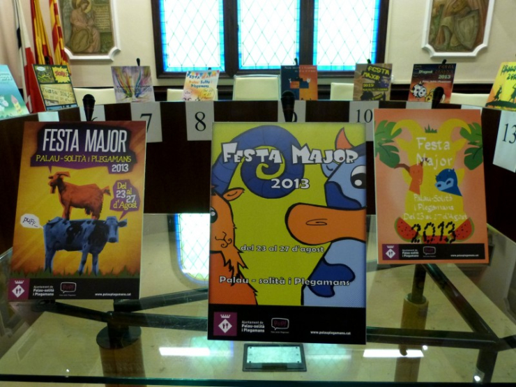 Els tres cartells millor valorats pel jurat. A l'esquerra, el 2n premi, de Lorena Sánchez. Al centre, el 1r premi, de Cèlia Mur. A la dreta, el 3r premi, de Cristian Moya