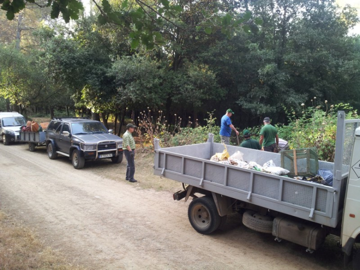 Els voluntaris van comptar amb un vehicle cedit per l'empresa Construccions Mora