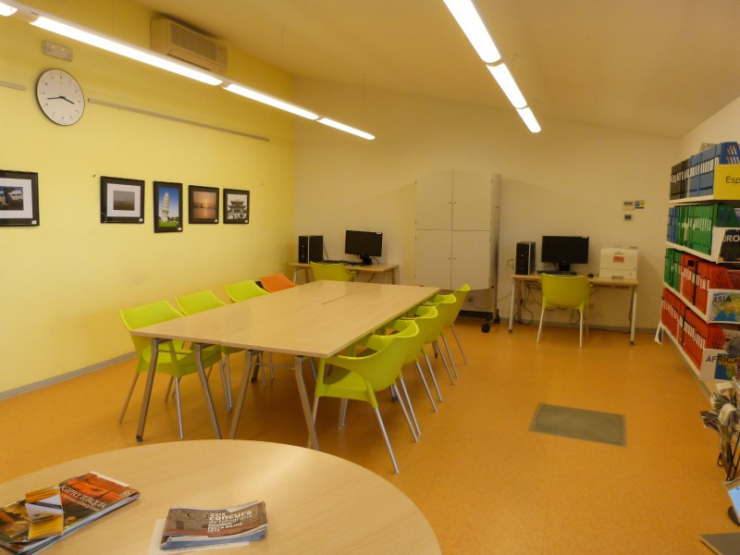 Sala d'estudi i hemeroteca de l'Espai Jove l'Escorxador