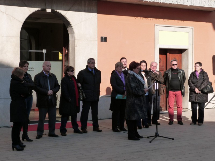 La lectura del manifest ha anat a càrrec d'una treballadora del consistori.