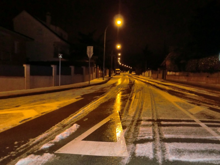 Vista d'un carrer de Can Duran després de la calamarsada. Fotografia de la Policia Local.