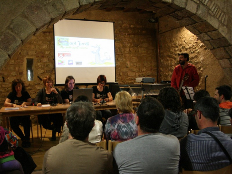 El llibre interactiu es va presentar al Castell de Plegamans durant el Mercat Medieval 2013.