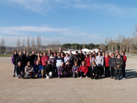 El grup, abans d'enfilar el passeig de la Carrerada per anar cap a Montjuïc i Can Duran.