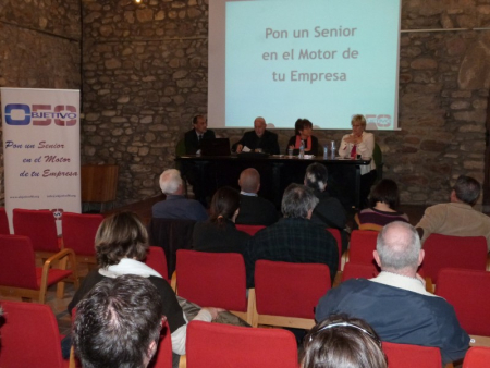 L'Alcaldessa, Teresa Padrós, ha donat la benvinguda a Objetivo 50 i ha animat les persones que han acudit a associar-se i no aïllar-se.