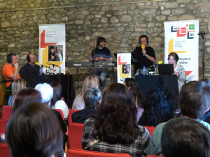 Desenes de persones han participat com a públic en l'edició de 'Els optimistes' del 17 de març del 2014.