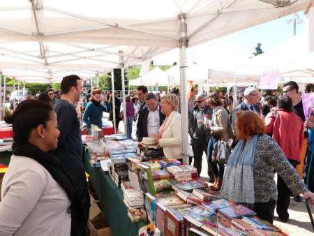 Teresa Padrós, Miquel Rovira i altres regidors i regidores van saludar els paradistes durant el matí.