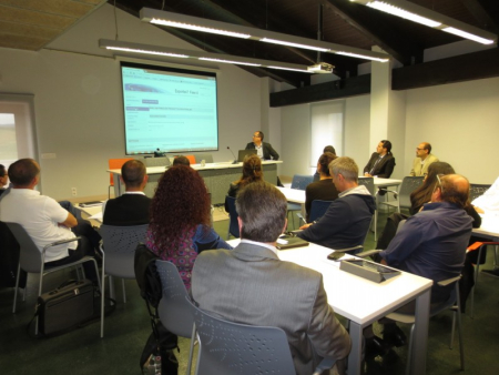 Reunió del projecte 'Exportes? T'ajudem a vendre', celebrada a Polinyà el 25 d'abril del 2014.
