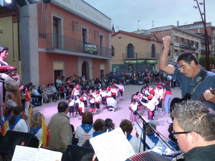 Sant Joan 2013, actuacions a la plaça de la Vila.
