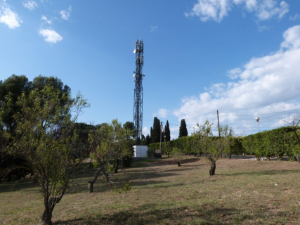 La torre definitiva del Cementiri Municipal, un cop retirada la provisional.