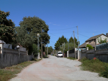 Carrer sense urbanitzar del barri de Sant Roc.