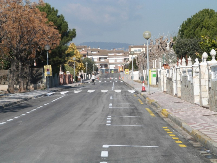 Asfaltat al barri del Pla de l'Alzina.