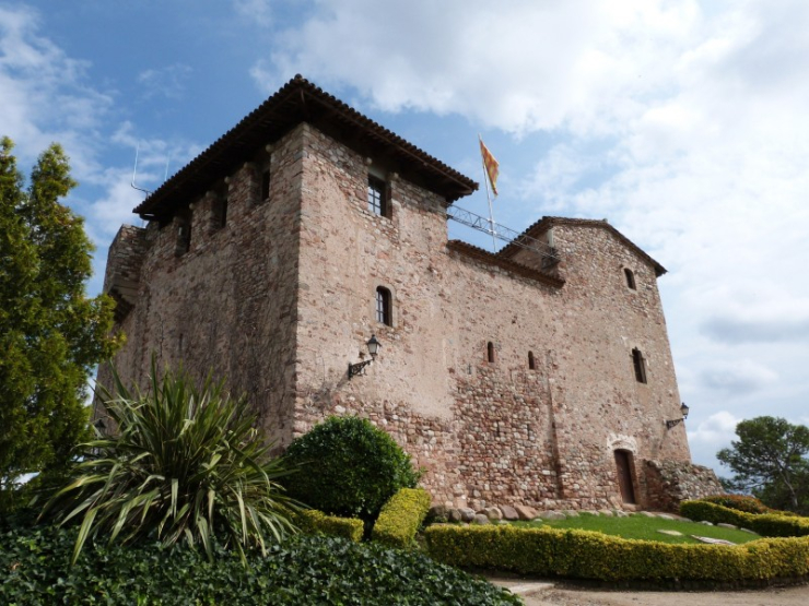 La Fundació Folch i Torres es troba al Castell de Plegamans.