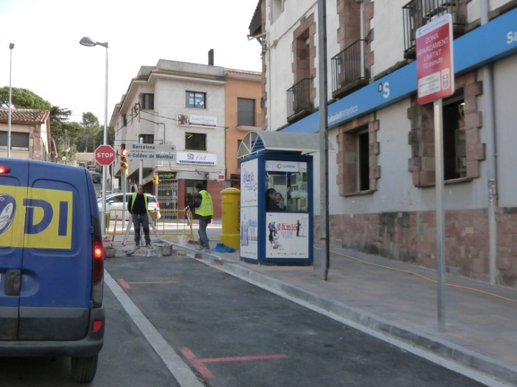 Places noves d'aparcament 'stop & go' creades al pg. de la Carrerada.