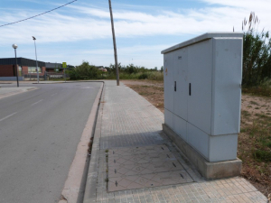 L'armari de connexions sabotejat a principis de maig es troba al c. Sant Roc, molt a prop de l'Escola Palau.