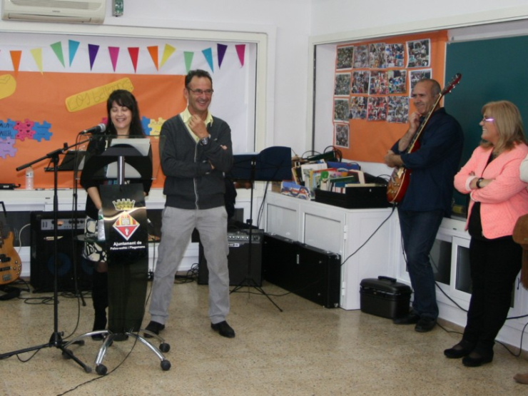 Inauguració de la reforma de l'Escola d'Adults. Parlament dels professors del centre.