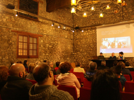 Una trentena de persones van assistir a la xerrada sobre els refugiats.