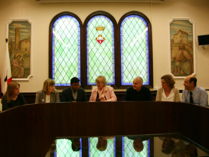 Signatura del conveni per dotar d'aigua potable el centre d'acollida d'Haribala.