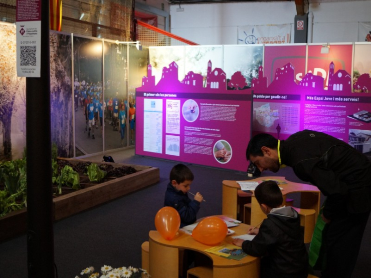 Estand de l'Ajuntament al Comerç Fest.