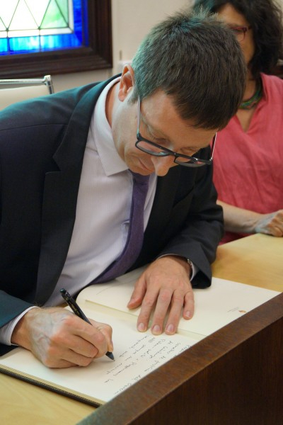 El conseller de Justícia, Carles Mundó, a l'Ajuntament de Palau-solità i Plegamans.