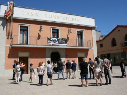 Minut de silenci com a mostra de dol envers les víctimes de l'atemptat de Niça.