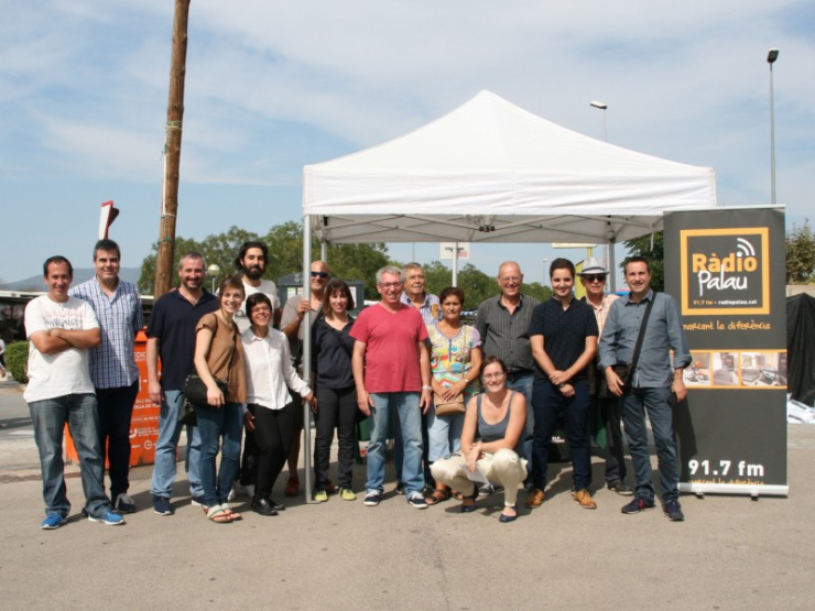 Part de l'equip i dels col·laboradors i col·laboradores de Ràdio Palau a la presentació de la temporada 2016-2017.