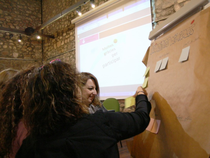 Sessió per decidir el procés participatiu per elaborar el Pla d'Acció Cultural.
