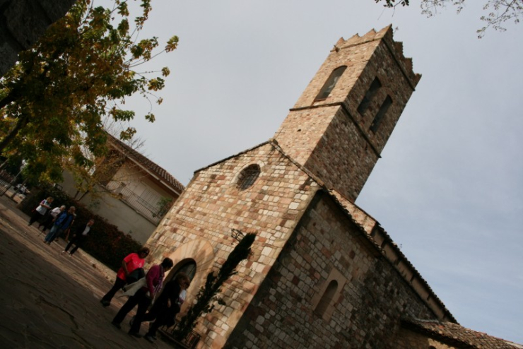Caminada del 'Dia de la riera!'. Església de Santa Maria de Palau-solità.