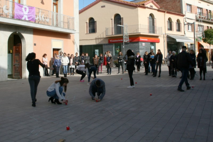 Dia contra la violència masclista. Encesa d'espelmes.