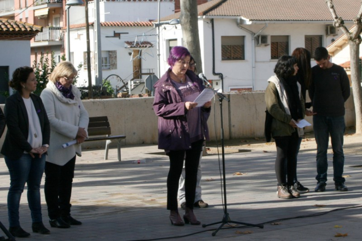 Dia contra la violència masclista. Montse Lama (ACB PsiP) llegeix el manifest institucional.