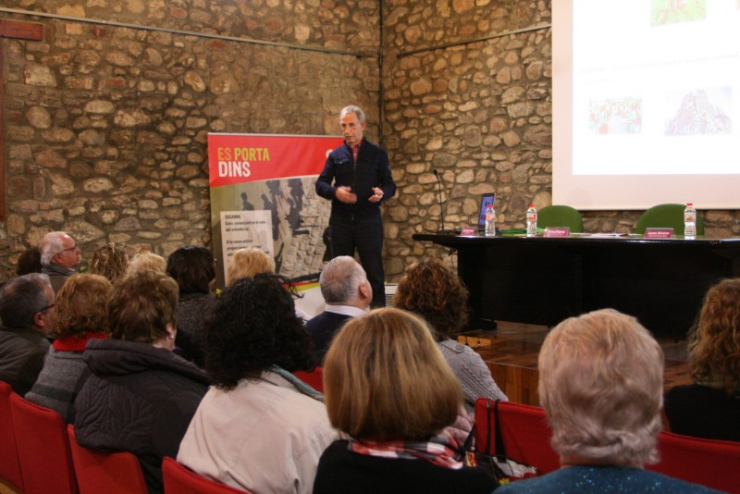 Inauguració de l'exposició 'Es porta a dins', de Voluntaris.cat.