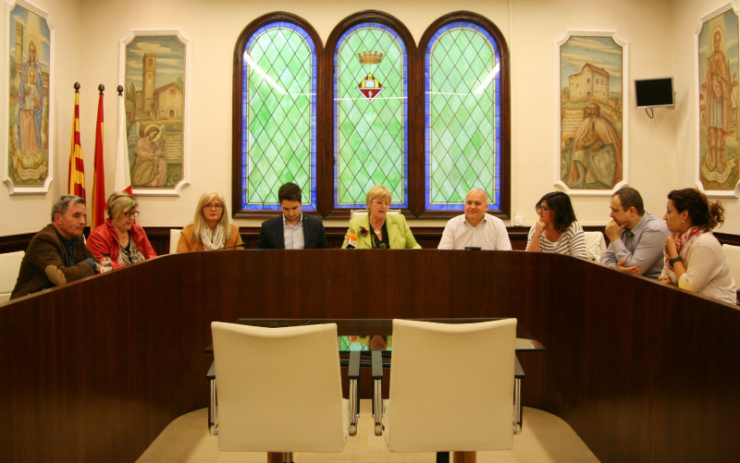 Acte de l'equip de govern per reclamar autonomia municipal en la gestió econòmica.