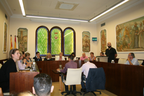 Ple Municipal de setembre i ajornat al 5 d'octubre.