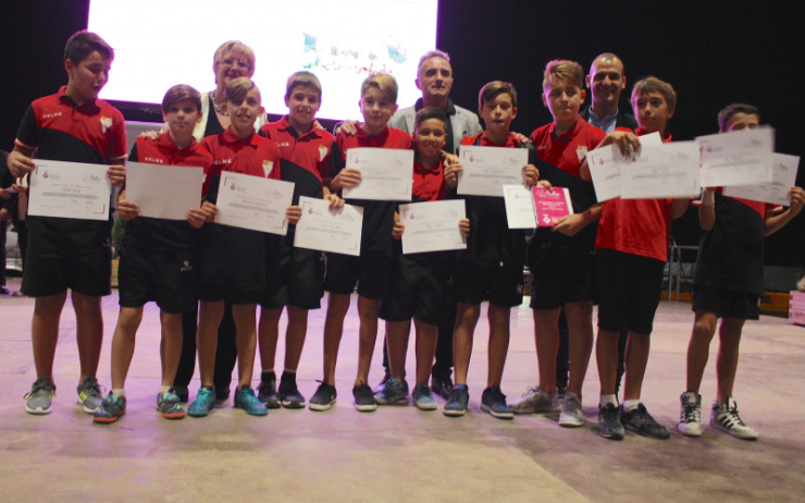 19 Reconeixement d'un equip per ascens o títol club Futbol Palau