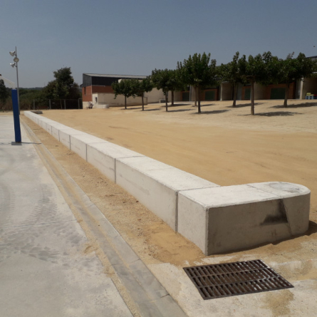Obra acabada al pati de primaria de L'Escola Palau