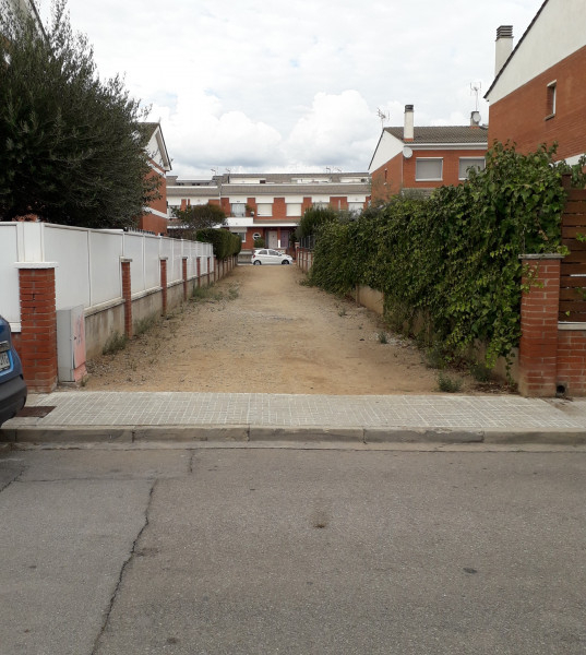 Passatge entre els carrers Arquitecte Sert i Arquitecte Clavé