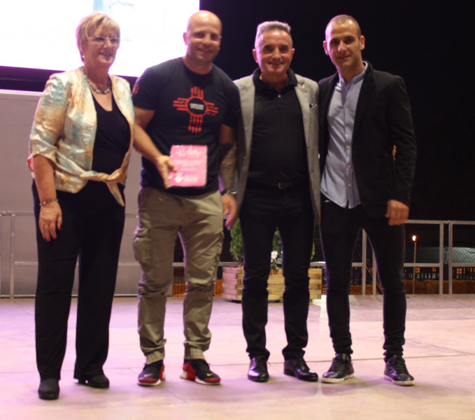 34 Reconeixement a esportista o directiu per trajectòria Club Palau Boxing Peter Nicolae